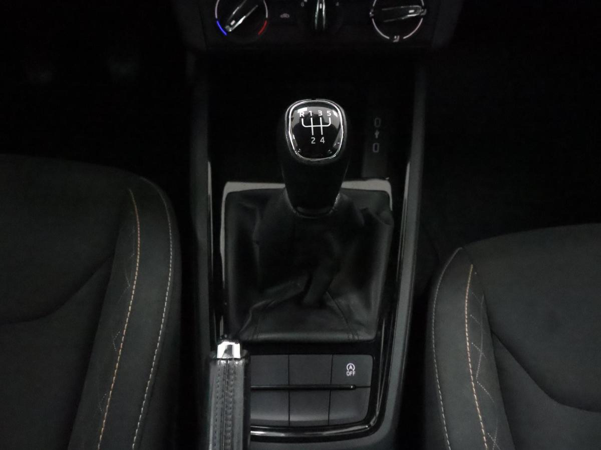 skoda-scala-2023-gasolina-999cc