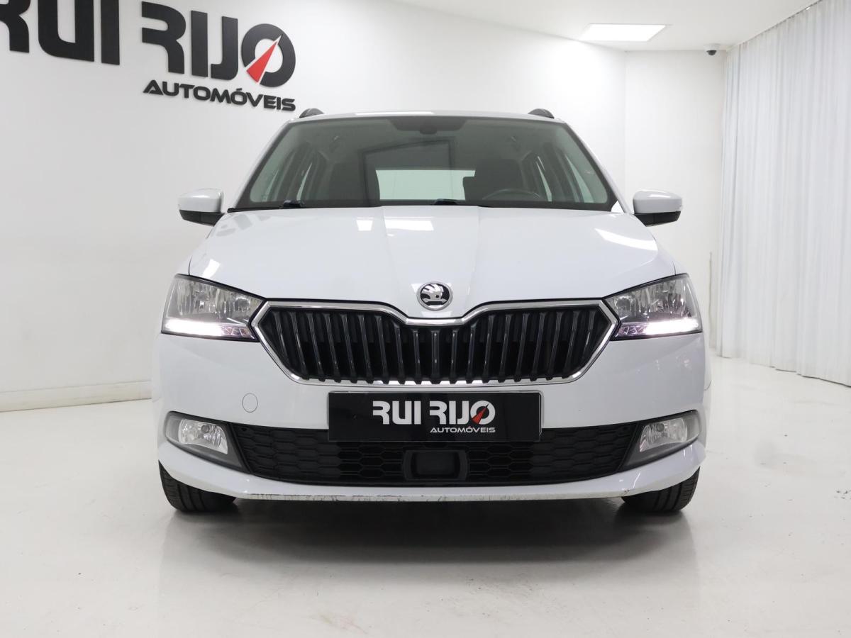 skoda-fabia-break-2022-gasolina-999cc