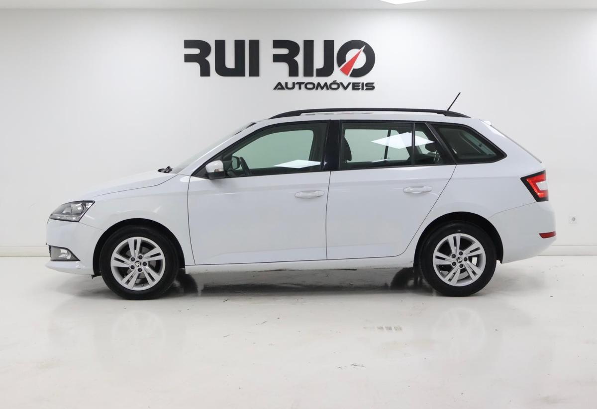 skoda-fabia-break-2022-gasolina-999cc