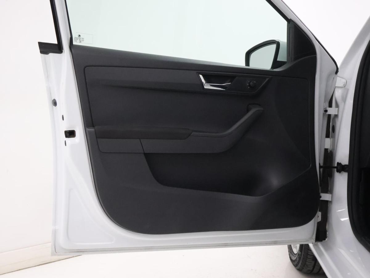 skoda-fabia-break-2022-gasolina-999cc