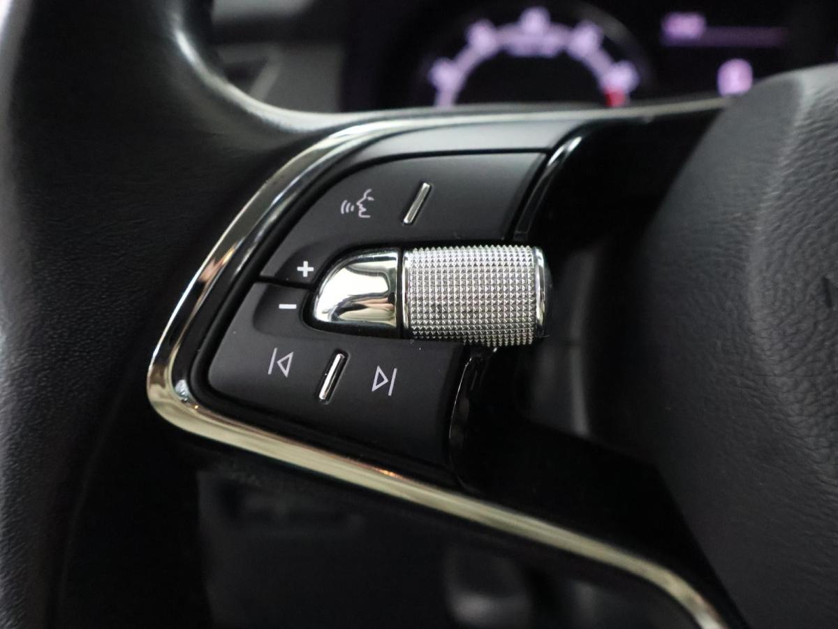 skoda-fabia-break-2022-gasolina-999cc