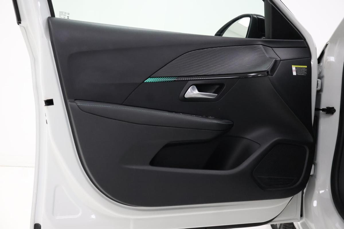 peugeot-208-2022-gasolina-1199cc