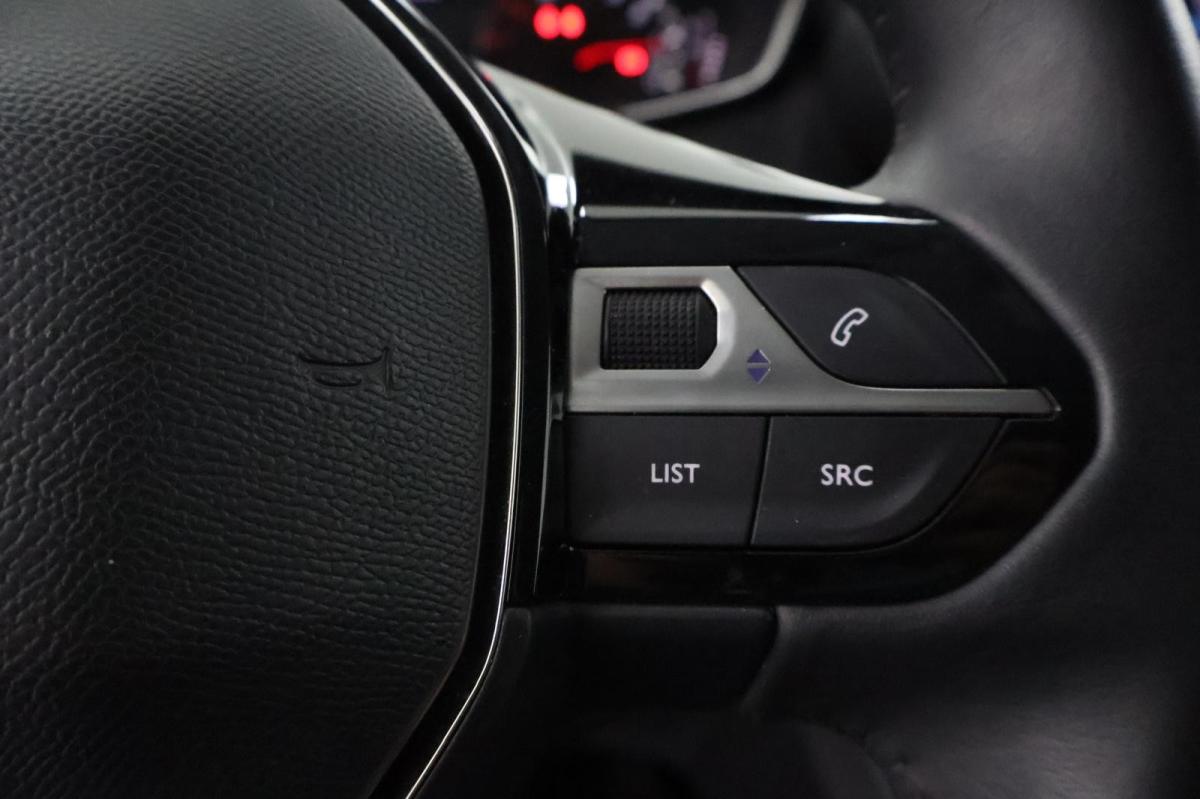 peugeot-208-2022-gasolina-1199cc