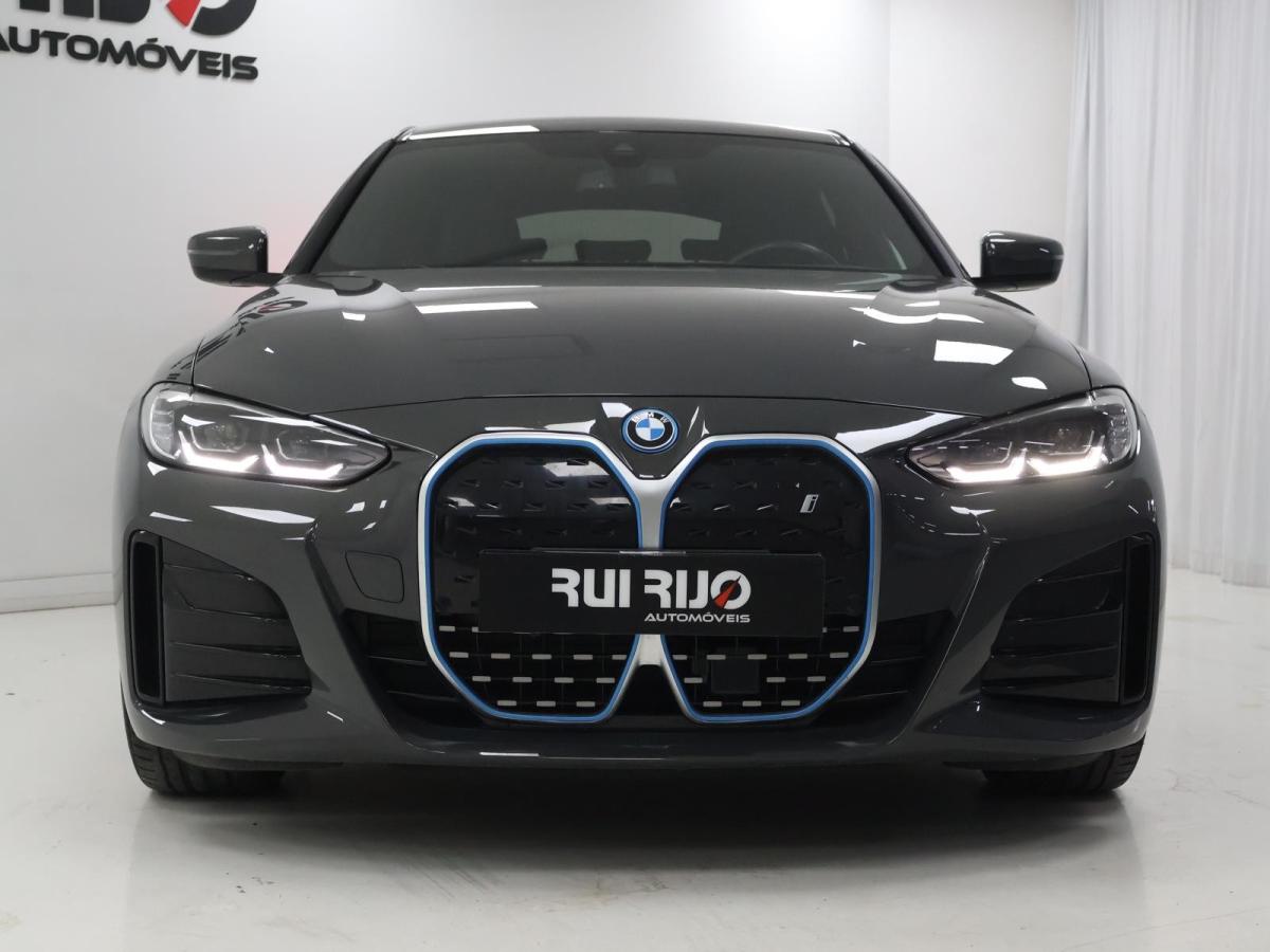 bmw-i4-2023-eletrico-500cc