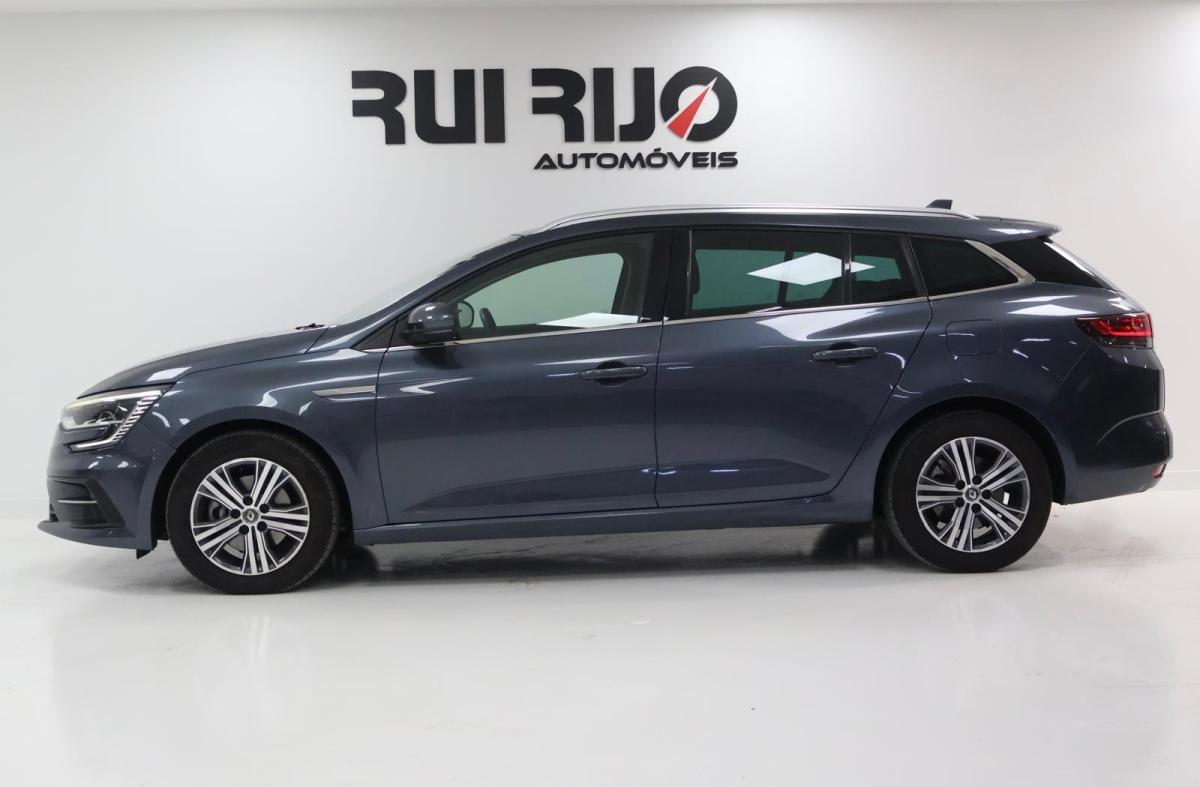 renault-megane-sport-tourer-2022-hibrido-a-gasolina-1598cc