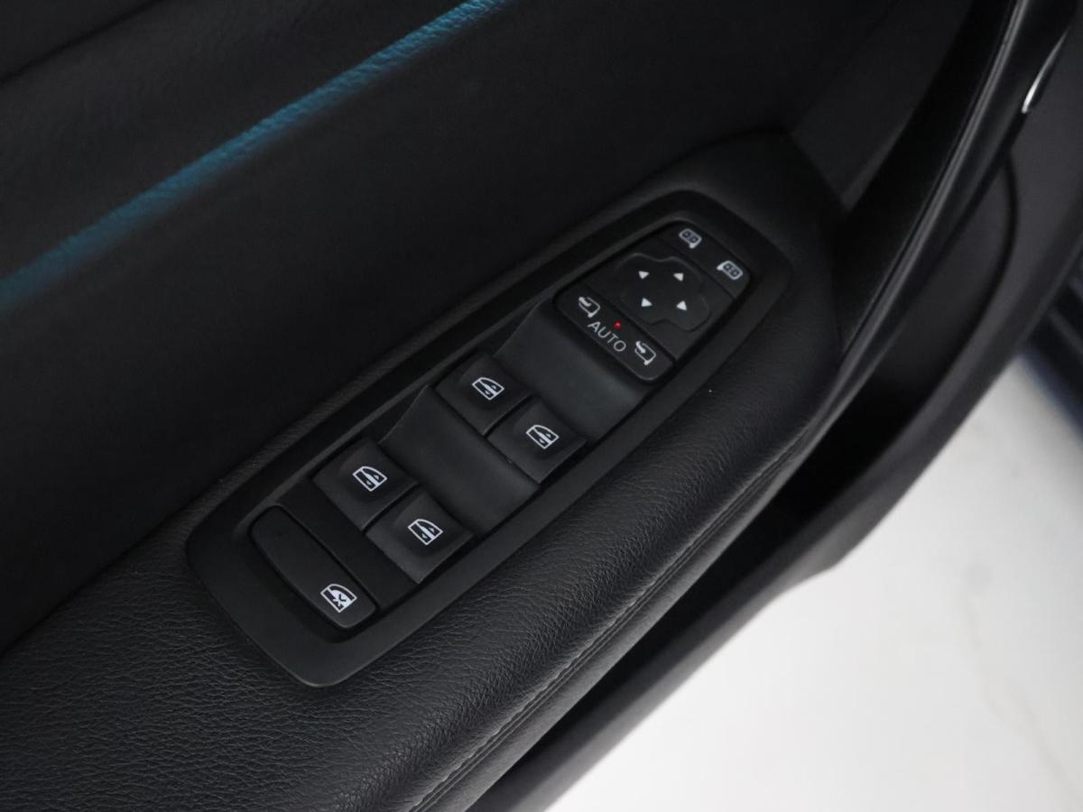 renault-megane-sport-tourer-2022-hibrido-a-gasolina-1598cc