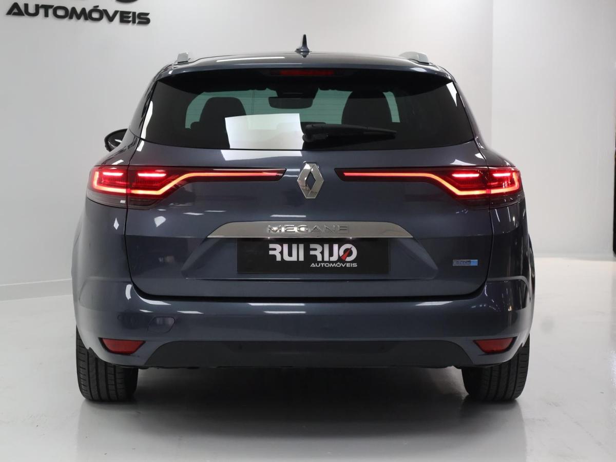 renault-megane-sport-tourer-2022-hibrido-a-gasolina-1598cc