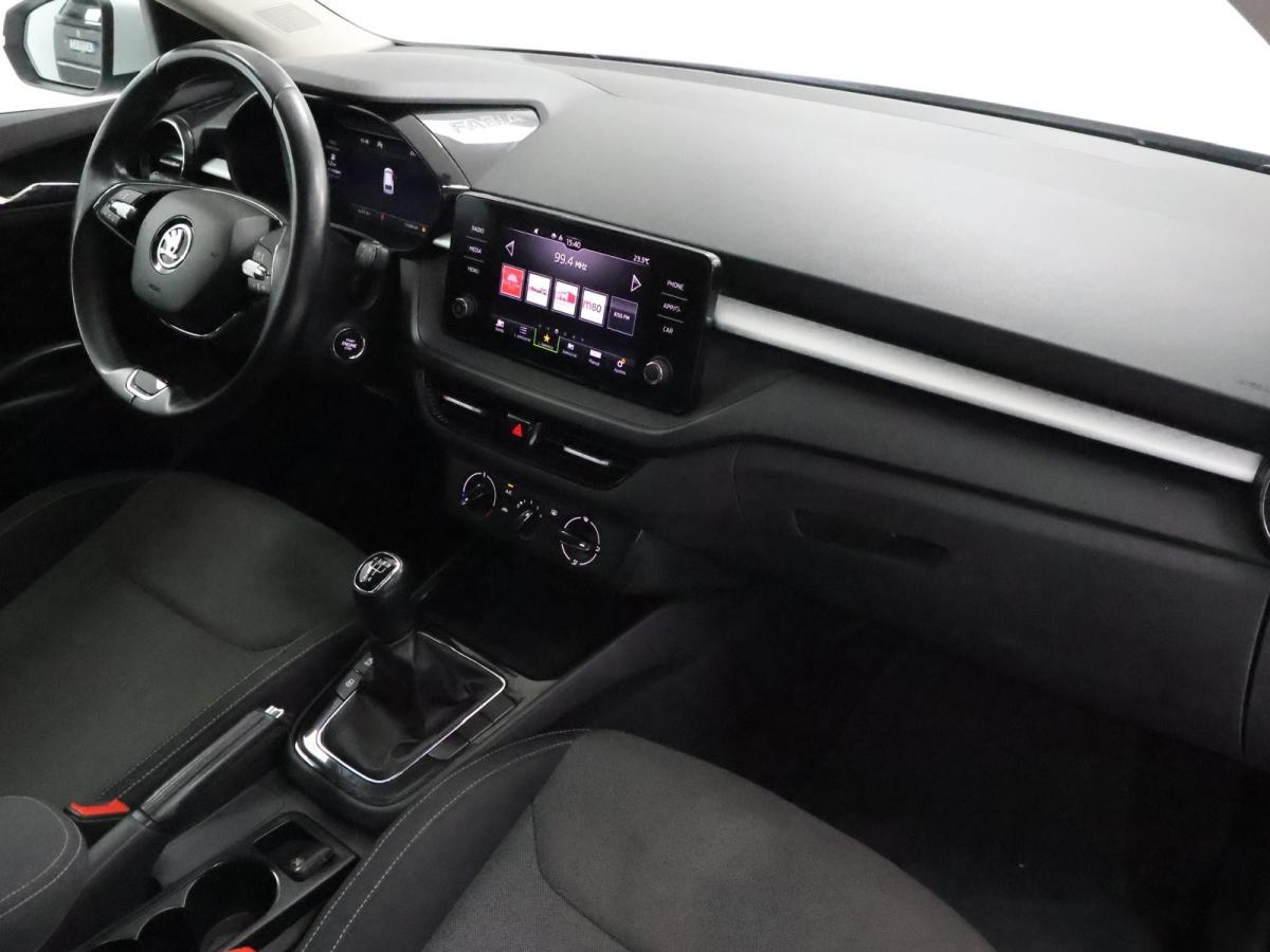 skoda-fabia-2022-gasolina-999cc