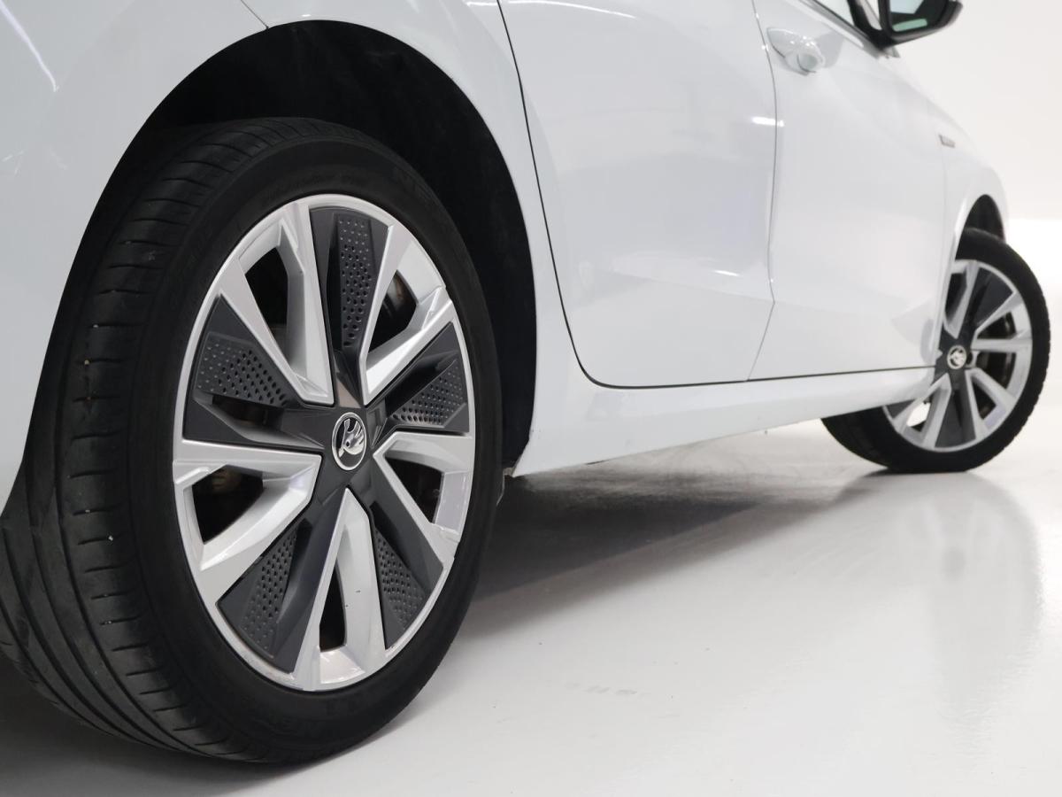 skoda-fabia-2022-gasolina-999cc
