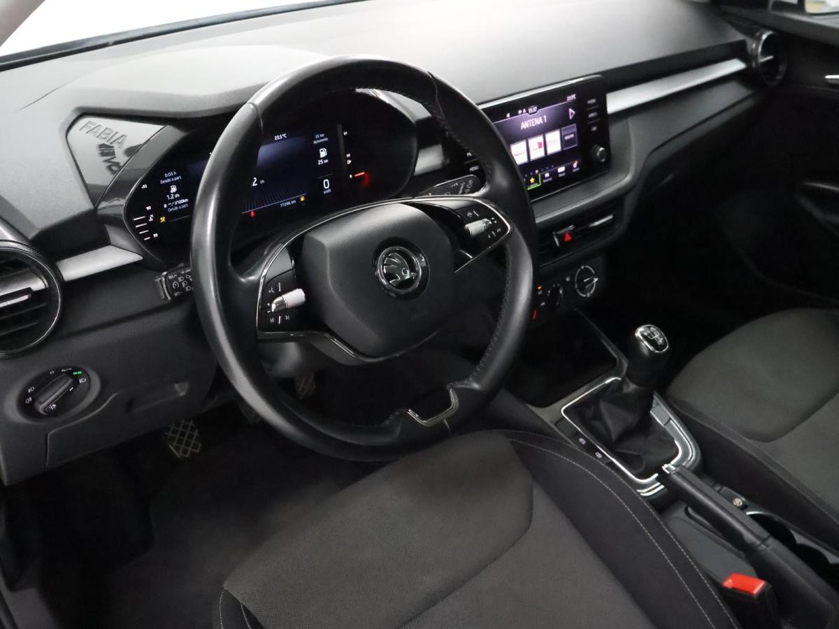 skoda-fabia-2022-gasolina-999cc