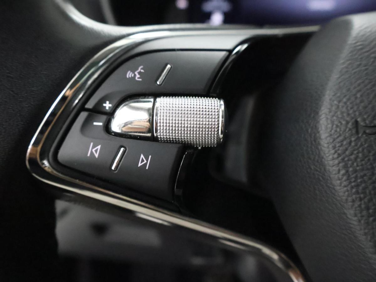skoda-fabia-2022-gasolina-999cc