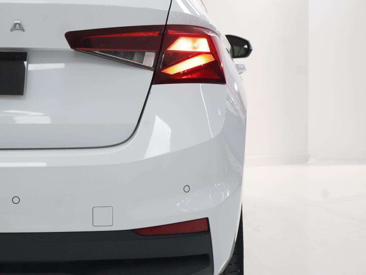 skoda-fabia-2022-gasolina-999cc