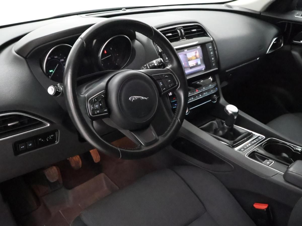 jaguar-f-pace-2017-diesel-1999cc