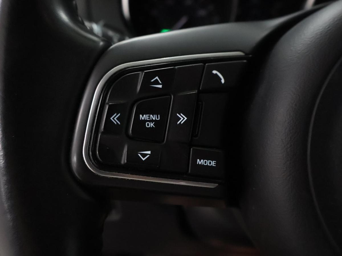 jaguar-f-pace-2017-diesel-1999cc