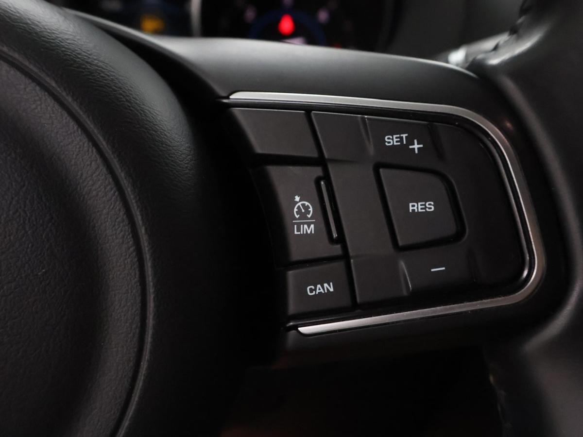 jaguar-f-pace-2017-diesel-1999cc