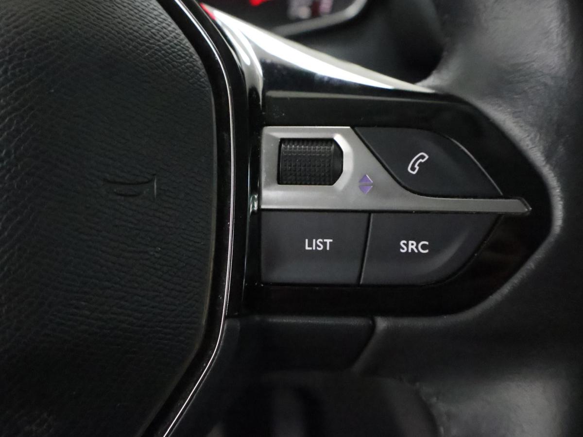 peugeot-208-2022-gasolina-1199cc