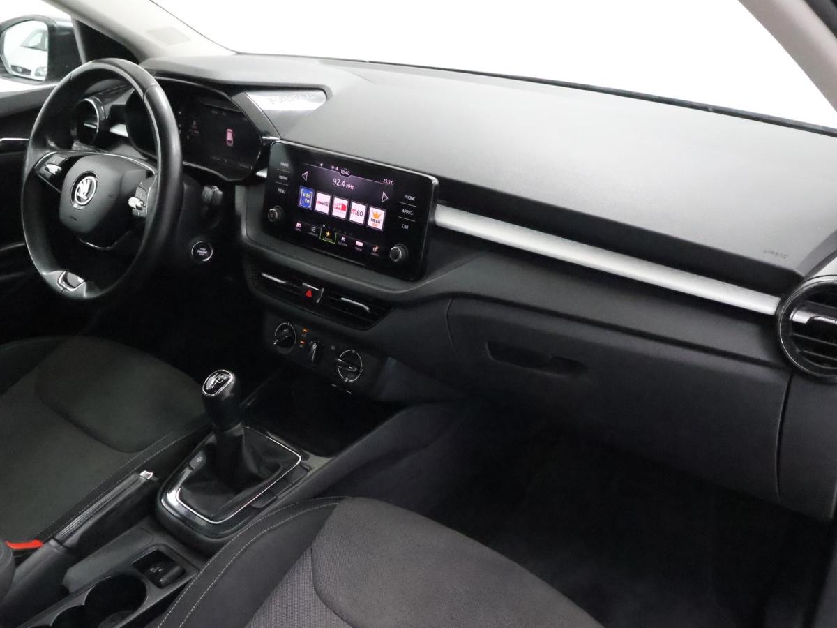 skoda-fabia-2022-gasolina-999cc