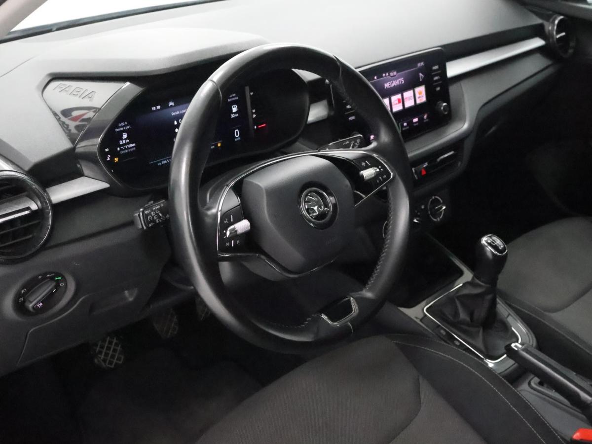 skoda-fabia-2022-gasolina-999cc