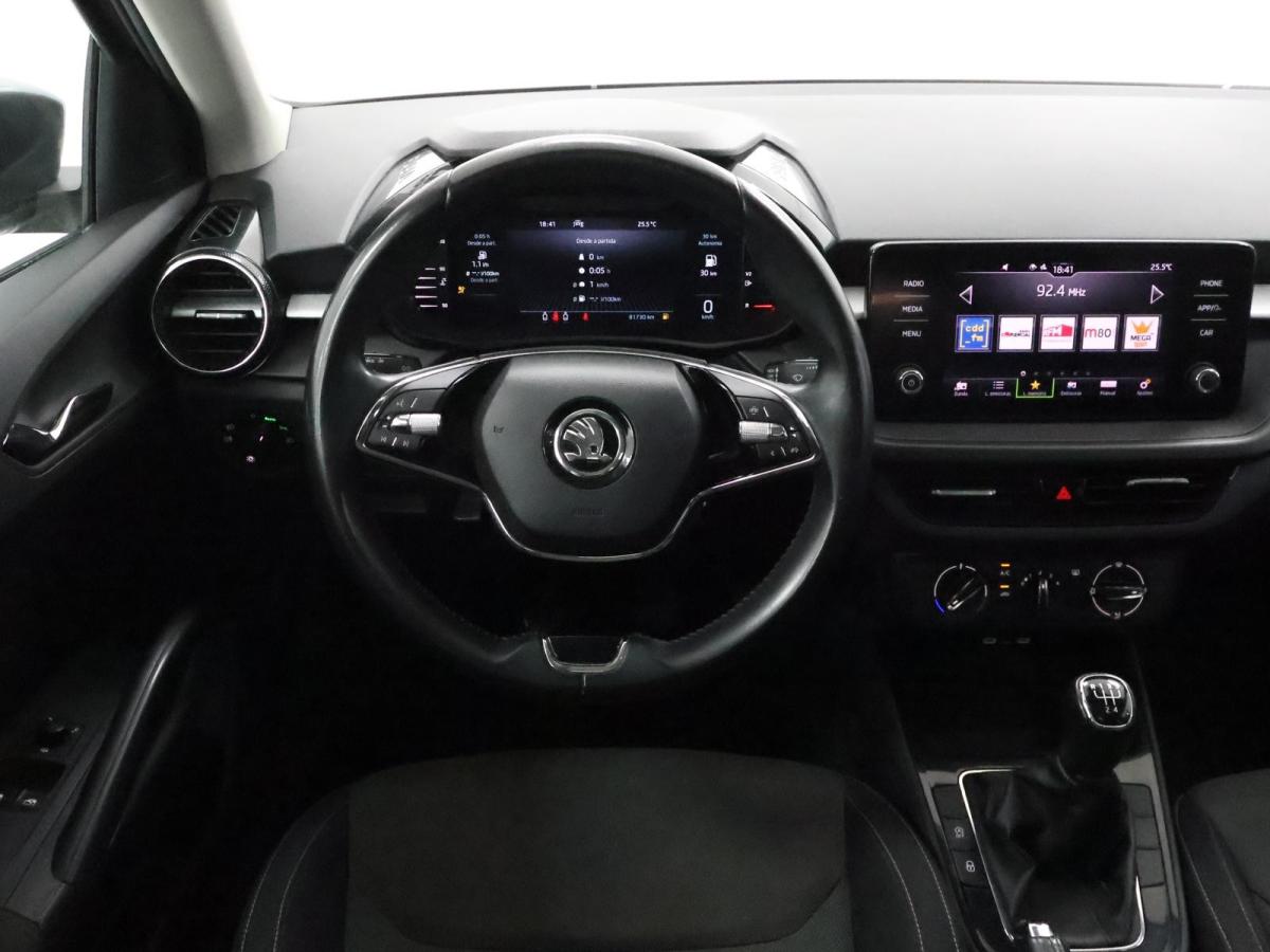 skoda-fabia-2022-gasolina-999cc