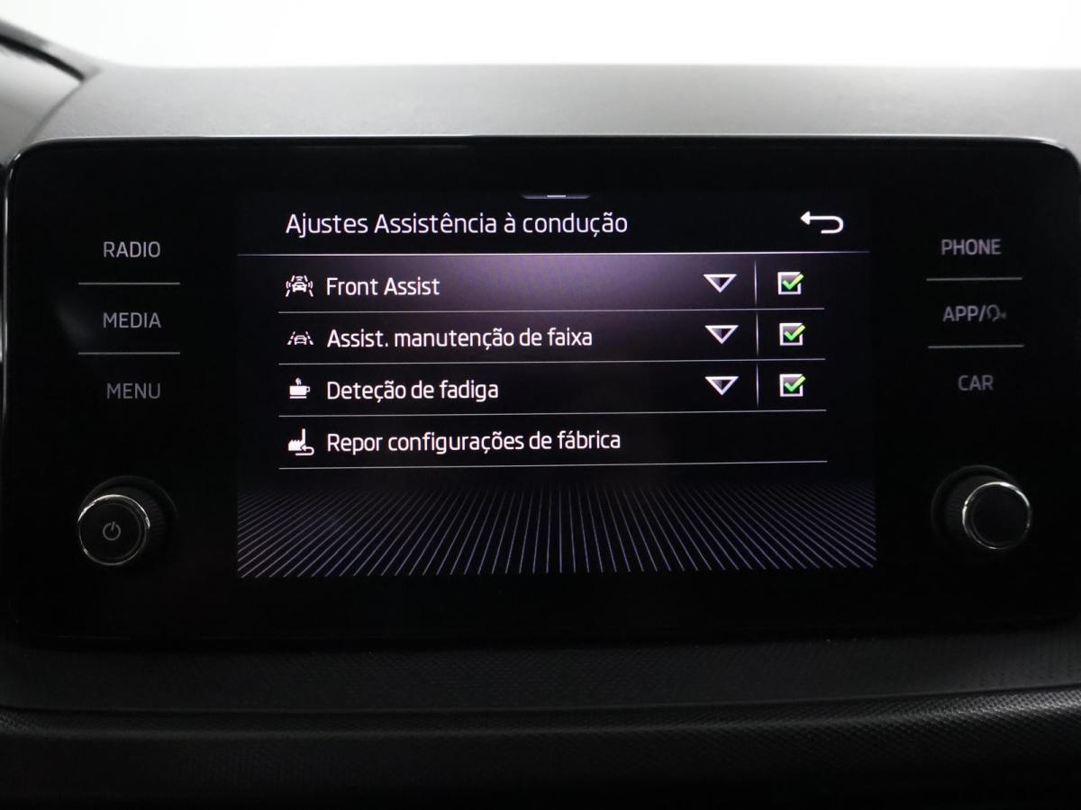 skoda-fabia-2022-gasolina-999cc