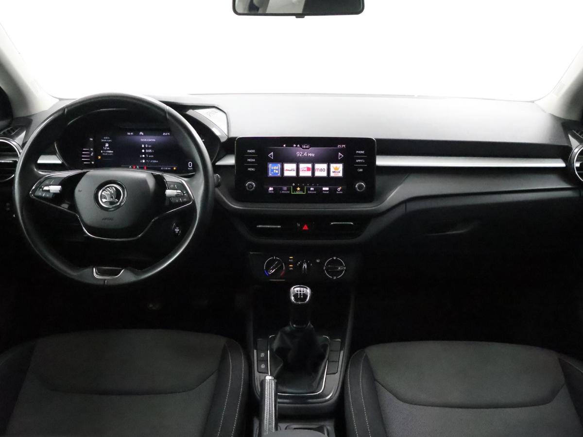 skoda-fabia-2022-gasolina-999cc