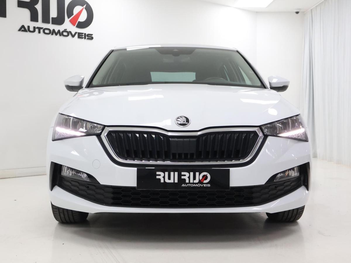 skoda-scala-2023-gasolina-999cc