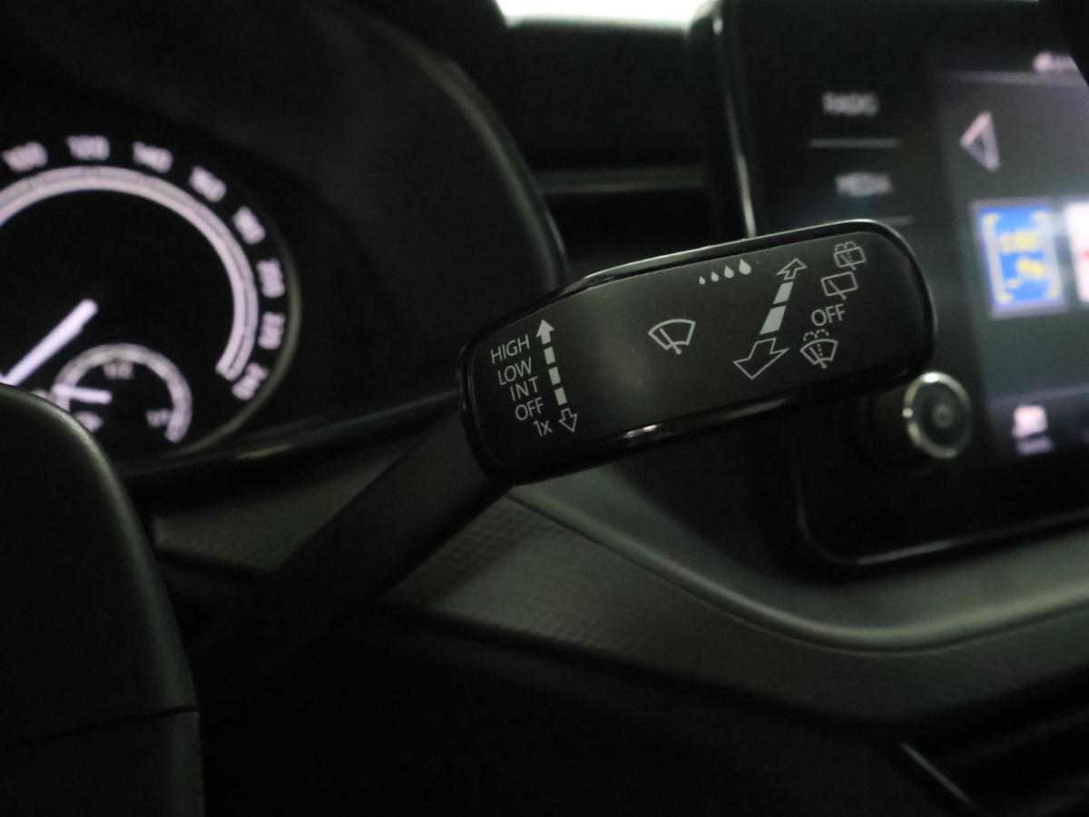 skoda-scala-2023-gasolina-999cc