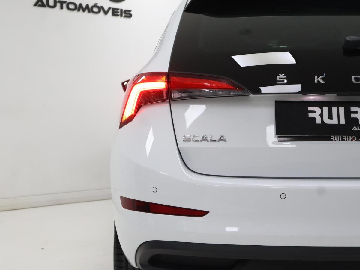 skoda-scala-2023-gasolina-999cc