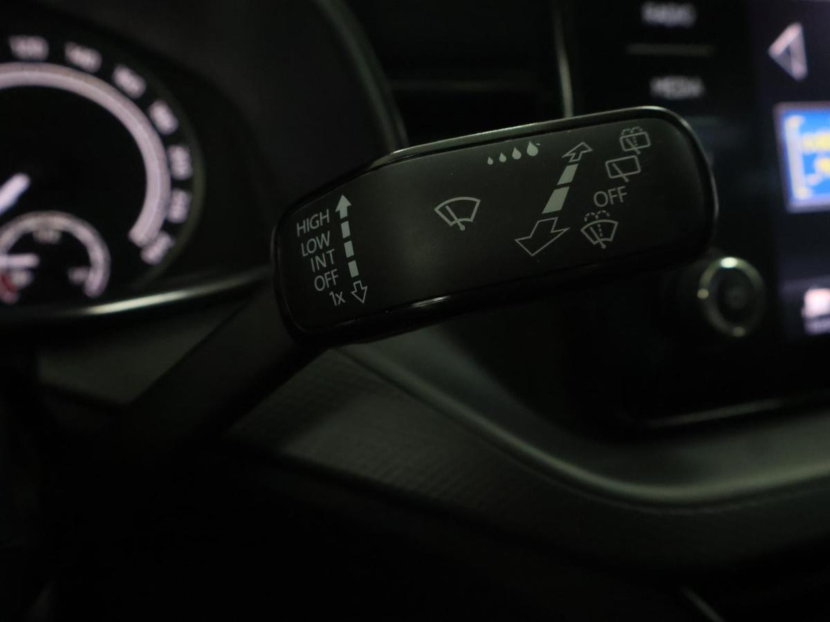 skoda-scala-2023-gasolina-999cc
