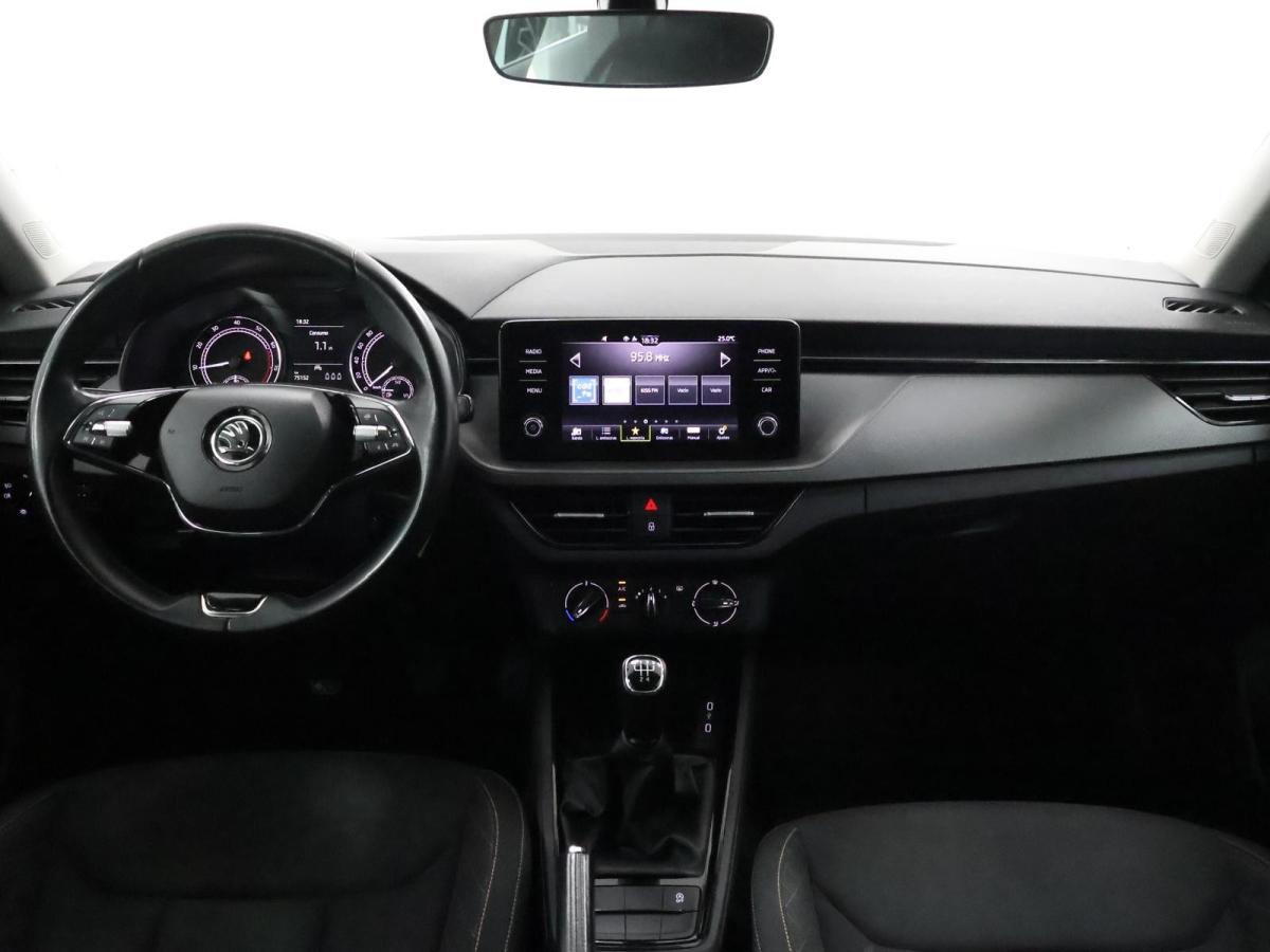 skoda-scala-2023-gasolina-999cc