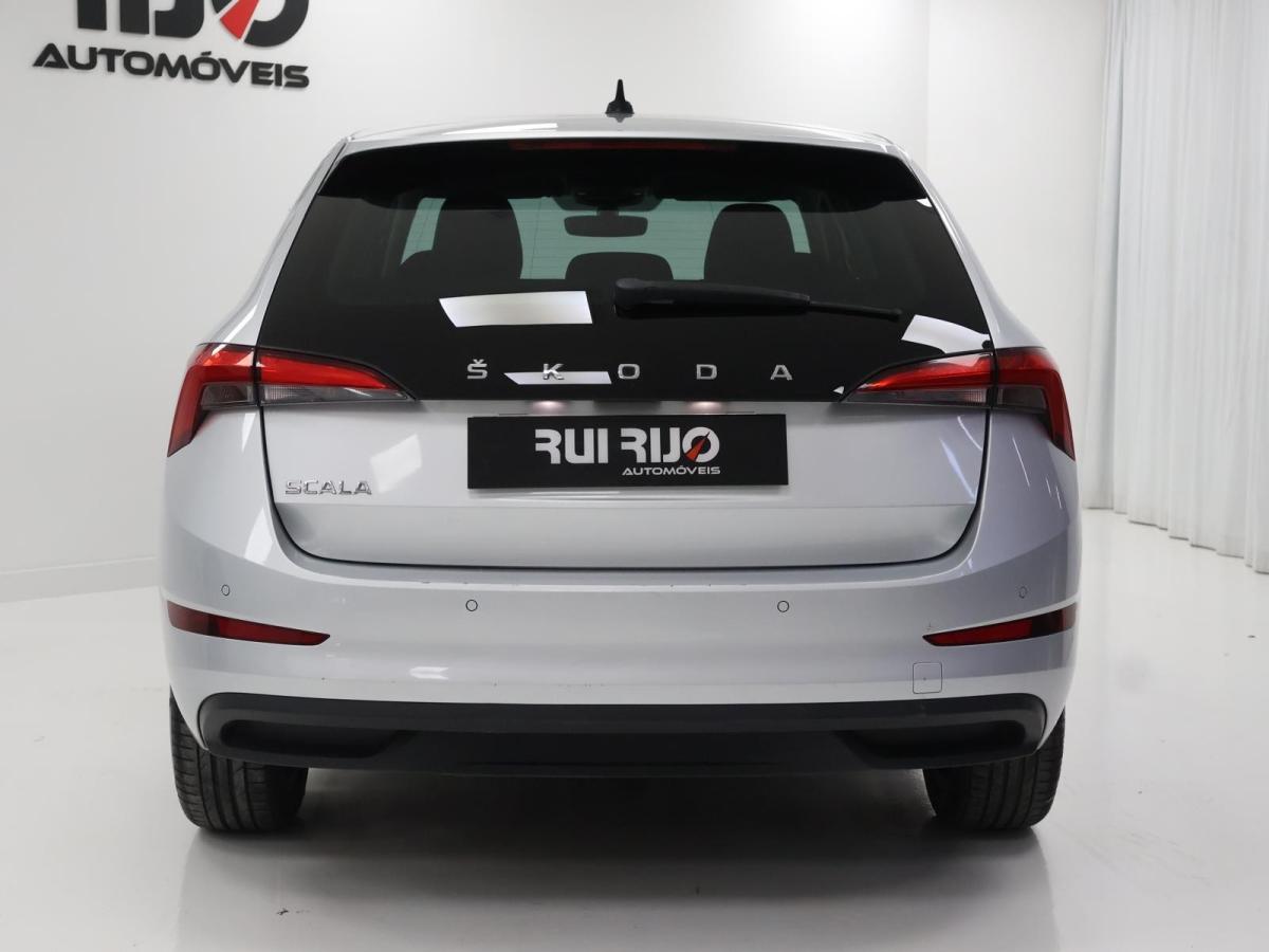 skoda-scala-2023-gasolina-999cc