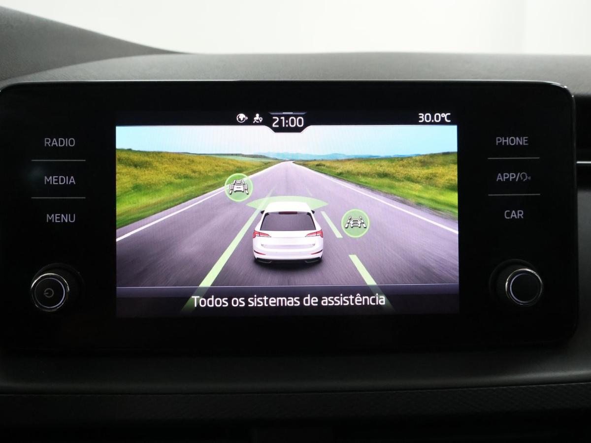 skoda-scala-2023-gasolina-999cc