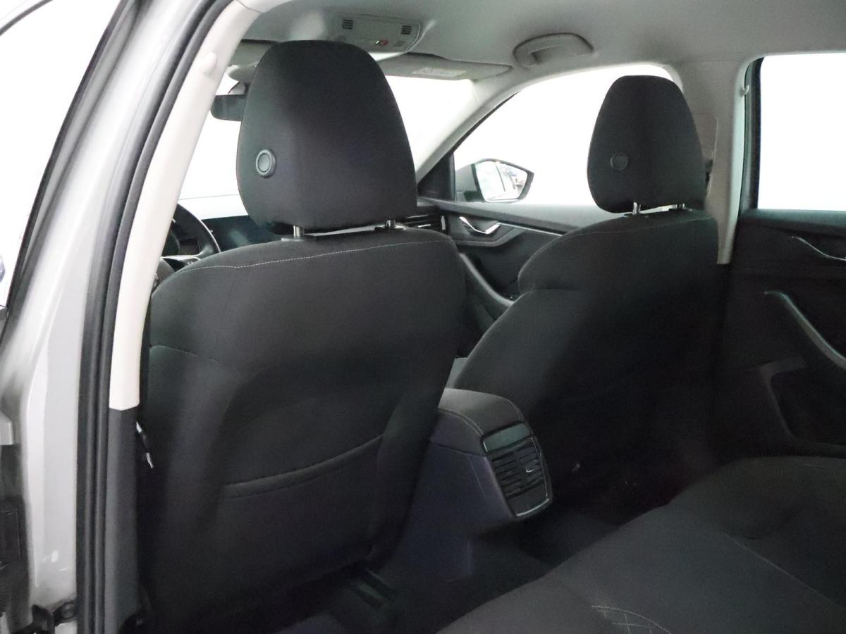 skoda-scala-2023-gasolina-999cc