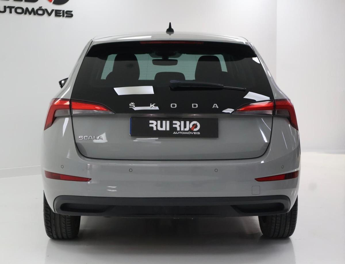 skoda-scala-2023-gasolina-999cc