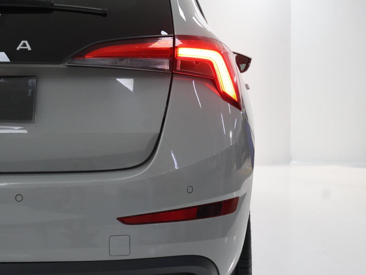 skoda-scala-2023-gasolina-999cc