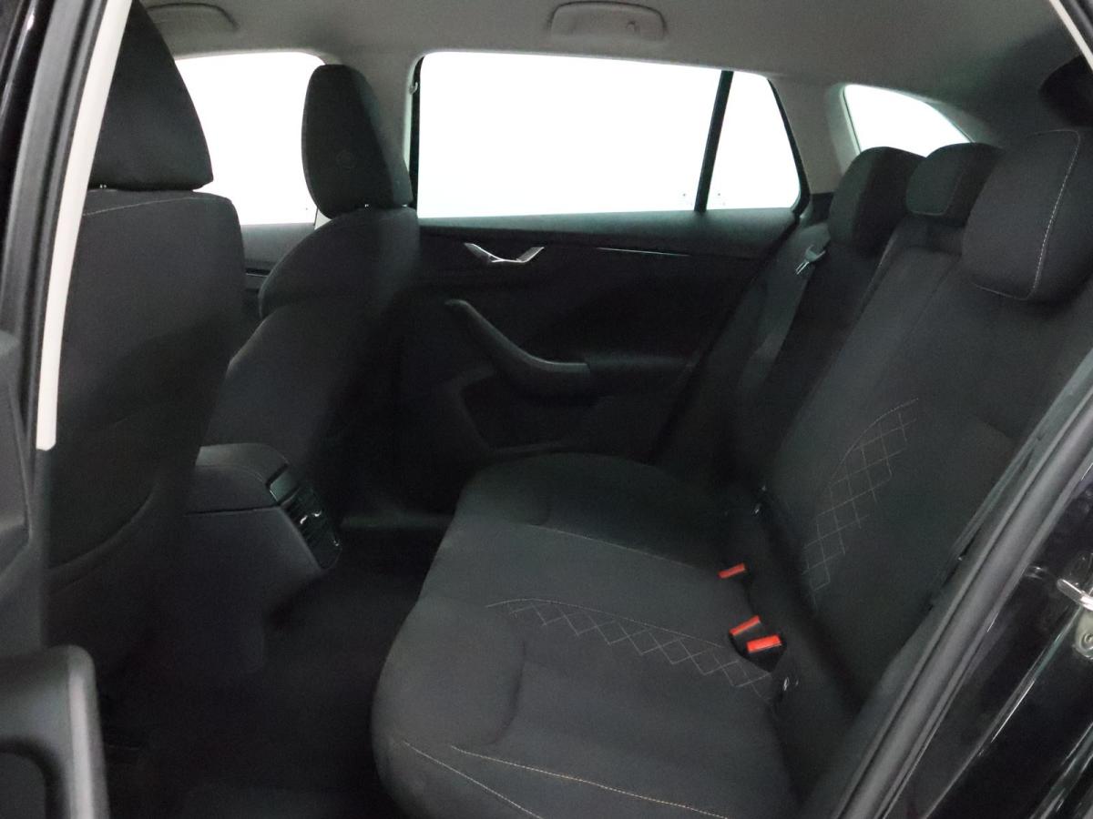 skoda-scala-2023-gasolina-999cc