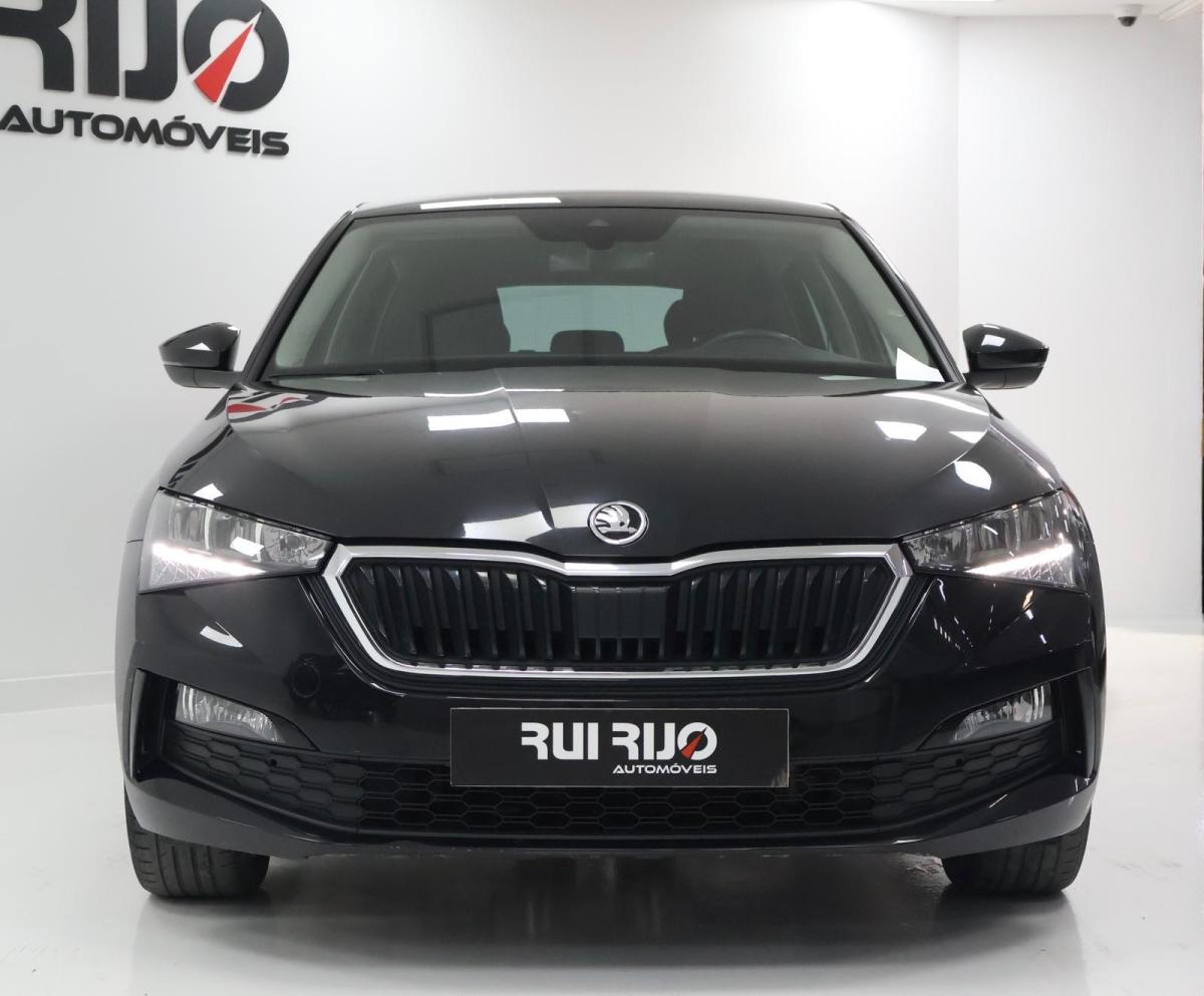 skoda-scala-2023-gasolina-999cc