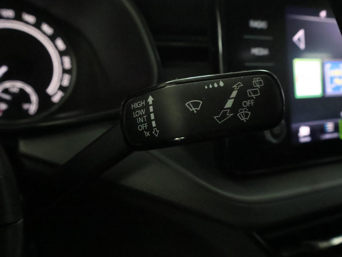 skoda-scala-2023-gasolina-999cc