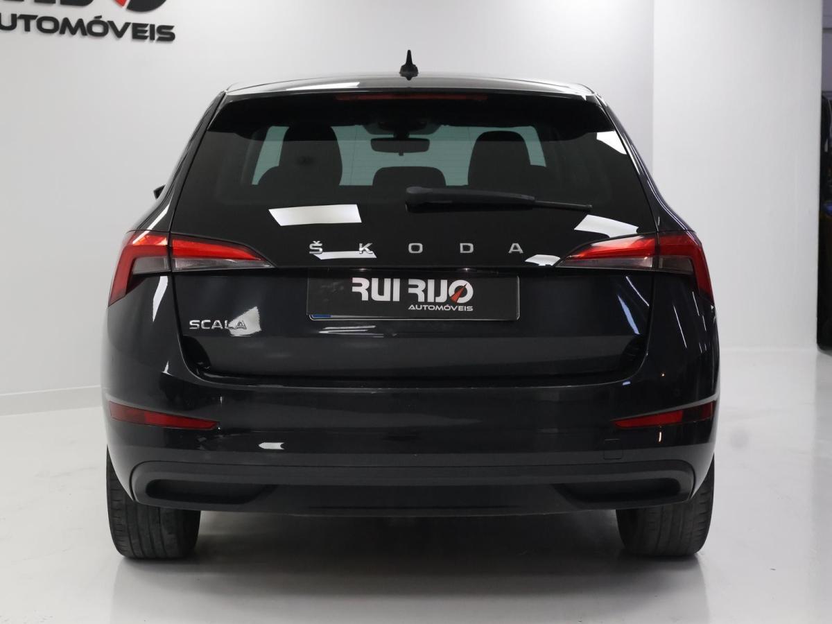 skoda-scala-2023-gasolina-999cc