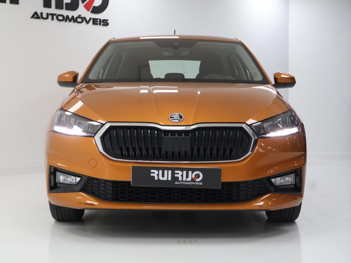 skoda-fabia-2023-gasolina-999cc