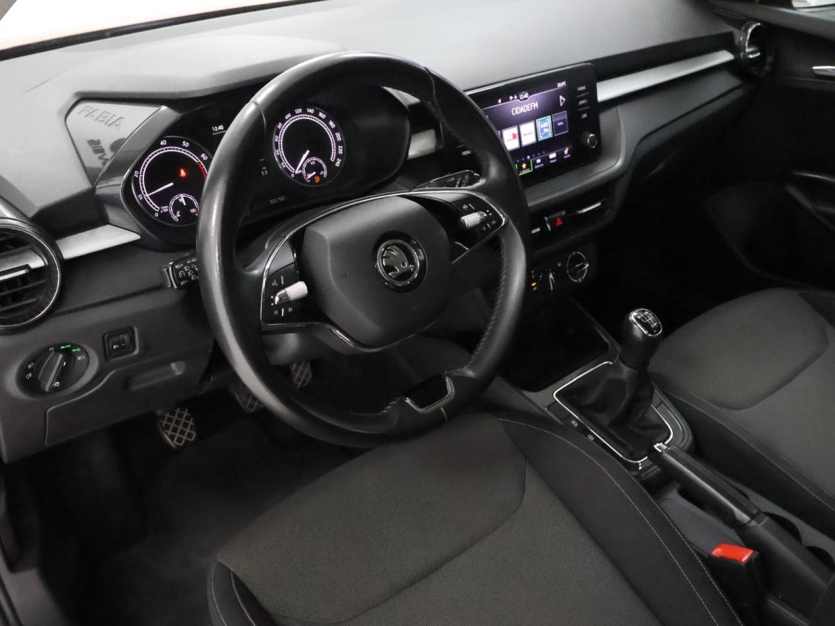 skoda-fabia-2023-gasolina-999cc