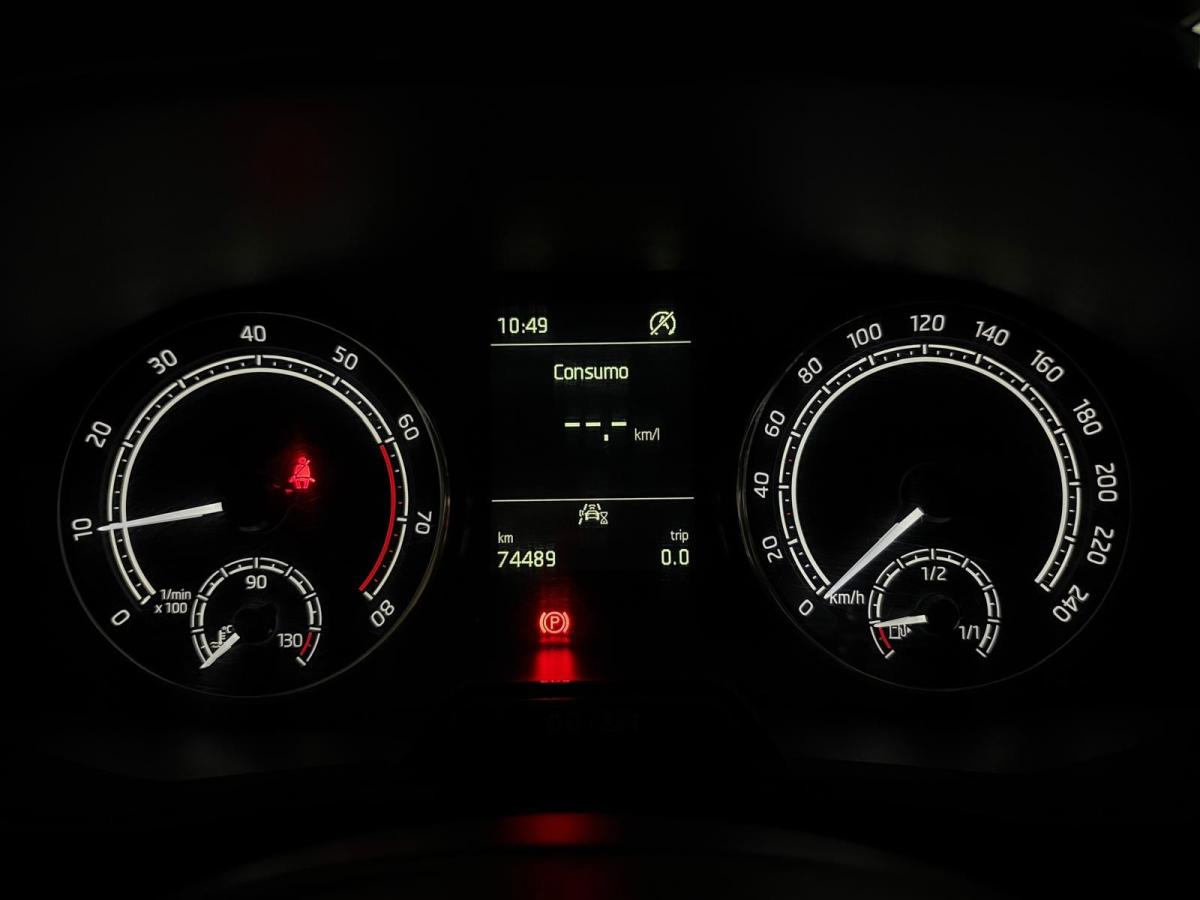 skoda-fabia-2023-gasolina-999cc