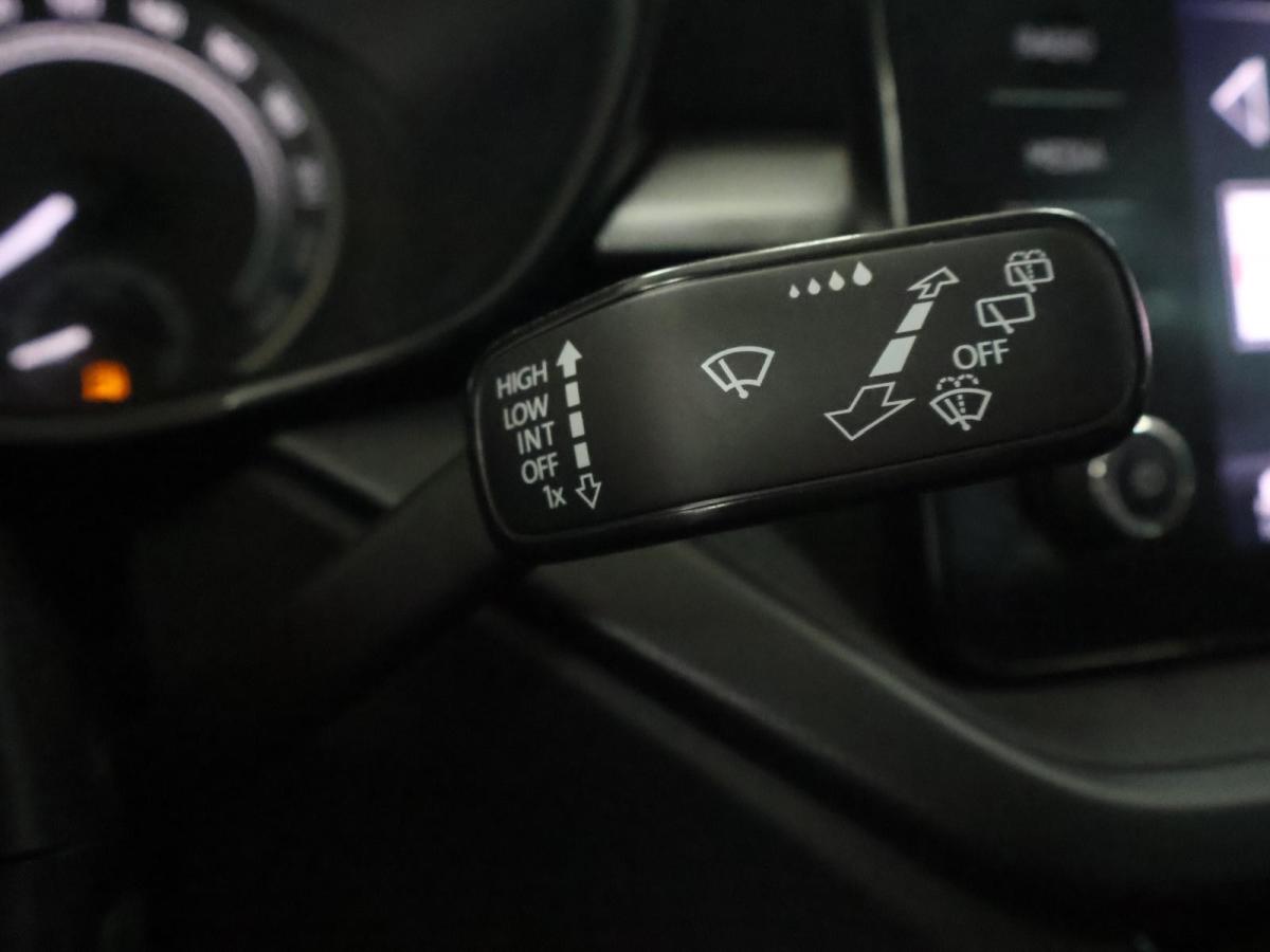 skoda-fabia-2023-gasolina-999cc