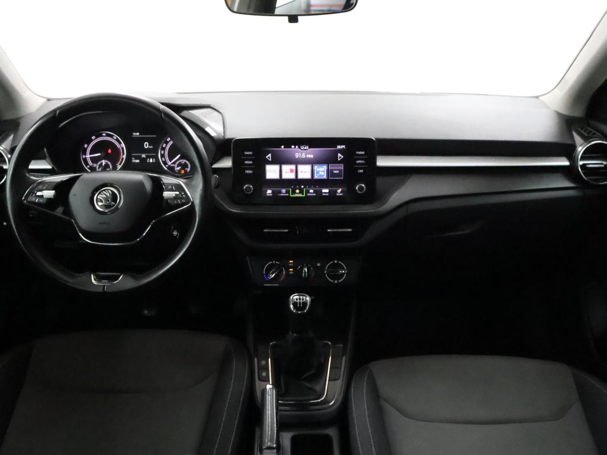 skoda-fabia-2023-gasolina-999cc