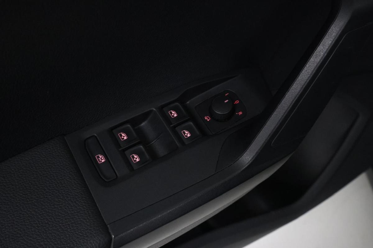 seat-arona-2023-gasolina-999cc