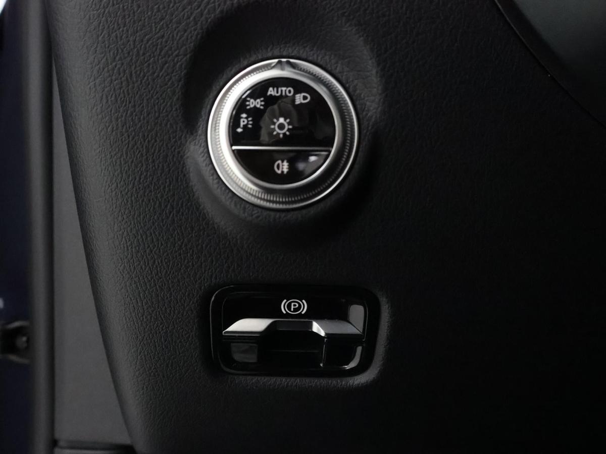 mercedes-benz-classe-c-2023-hibrido-a-gasolina-1999cc