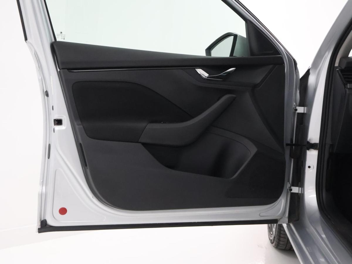 skoda-scala-2023-gasolina-999cc