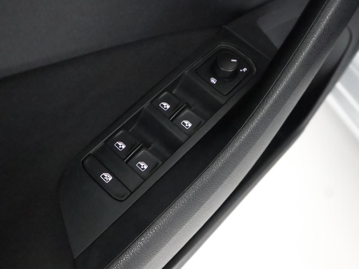 skoda-scala-2023-gasolina-999cc