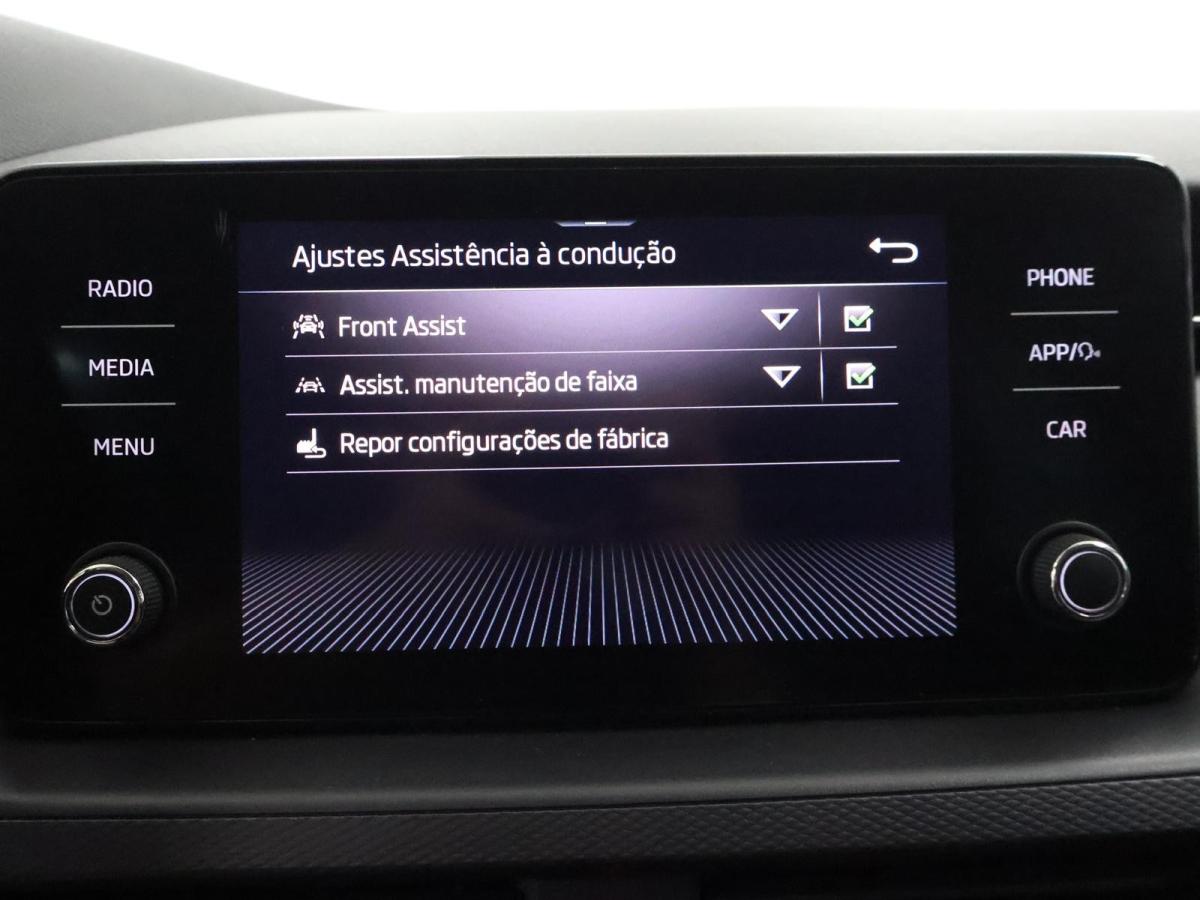 skoda-scala-2023-gasolina-999cc