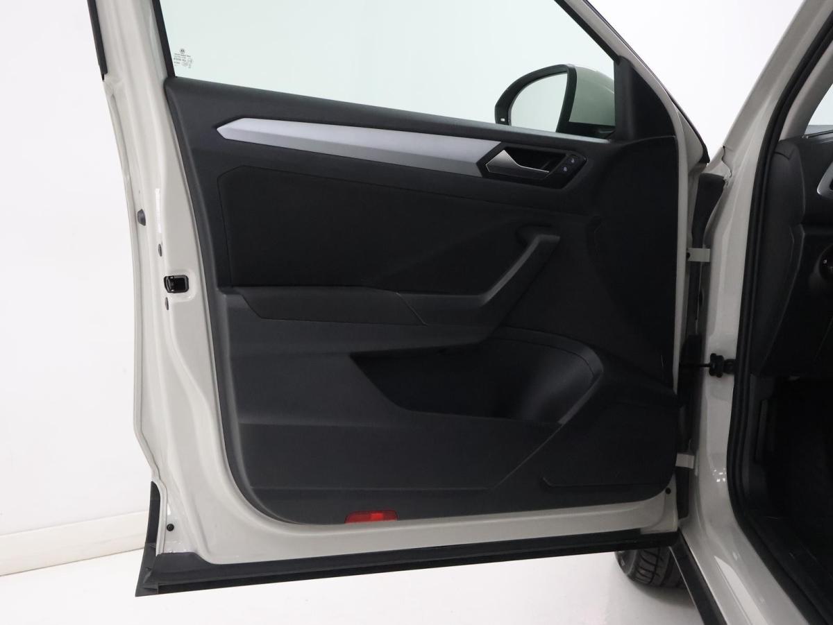 volkswagen-t-roc-2023-gasolina-999cc
